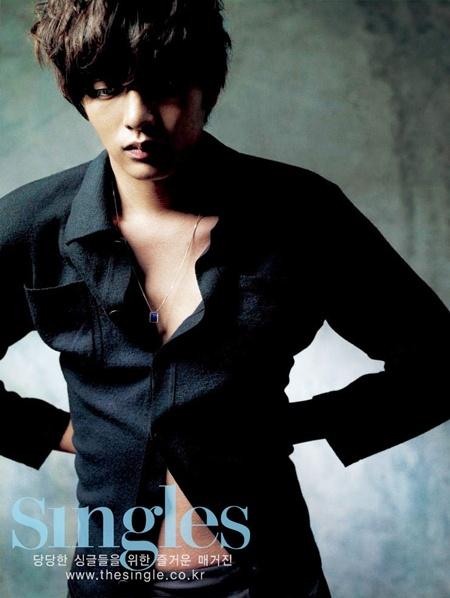 이민기 “日서 동방신기 팬에게 밥 얻어먹어”