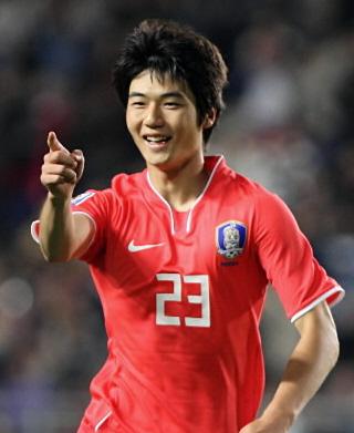 FIFA홈피 “기성용, 박지성 뒤를 잇는 신성”