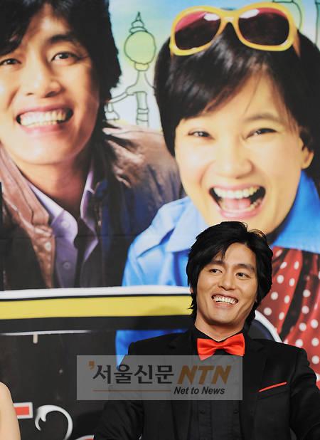 [NOW포토] 최성국 “큰 웃음 드릴게요!”