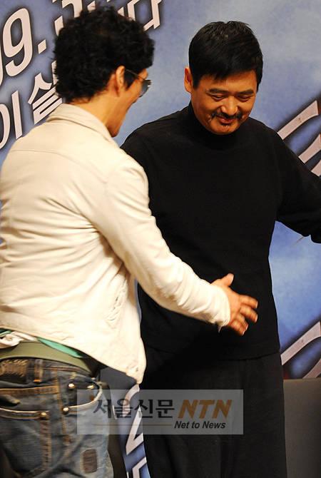 [NOW포토] 박준형, ‘주윤발 형님, 배가 나오셨네!’