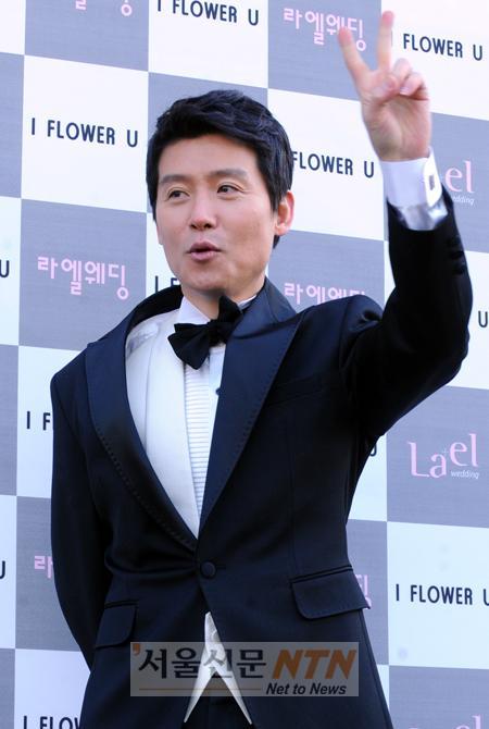 이현우 “신부 위해 ‘메리 미’ 부른다” (종합)