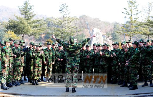 [NOW포토]김태우 ‘수색대대 화이팅!’