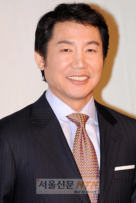 박상원, ‘멜빵 정훈’으로 50대 ‘꽃 중년’ 연기