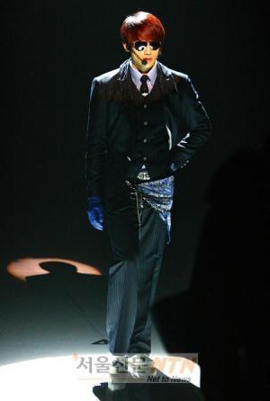 美연예사이트 “비, 소송당한 가수로 유명”