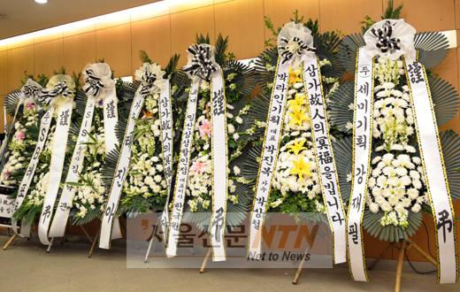 [故이창용 빈소] 조문없이 화환만 즐비…박상철 첫조문