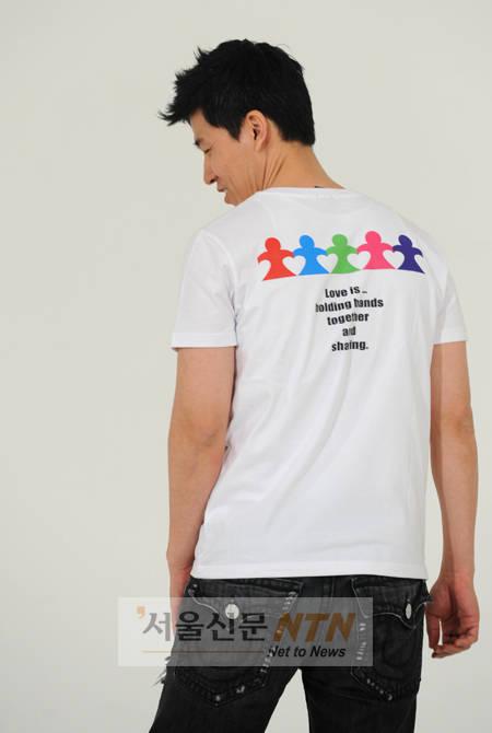 [NOW포토] 션 “직접 디자인한 티셔츠 어때요?”