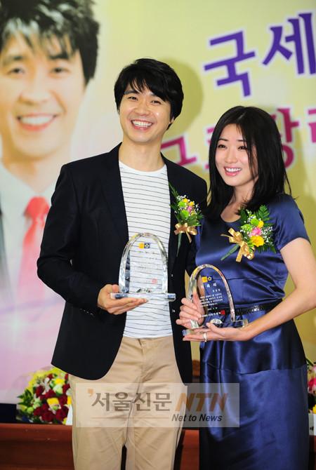[NOW포토] 박수홍-최정원 “국세청 명예홍보위원 됐어요”