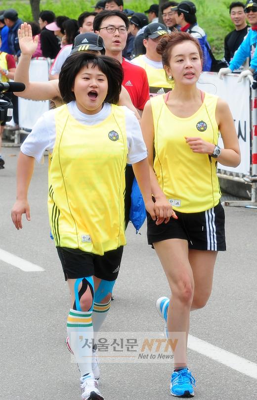 [NOW포토] 김신영·백보람 ‘마라톤 힘들어요’