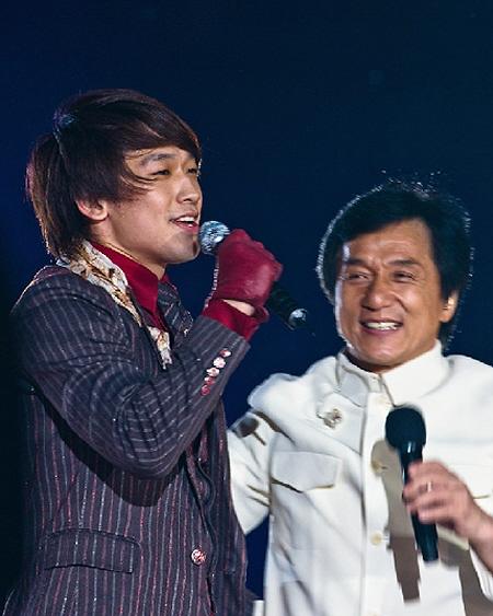 비 “성룡과 향후 자선행사 함께하겠다”