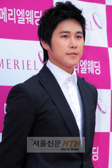 [NOW포토] 새신랑 정태우, ‘진심으로 축하해요!’