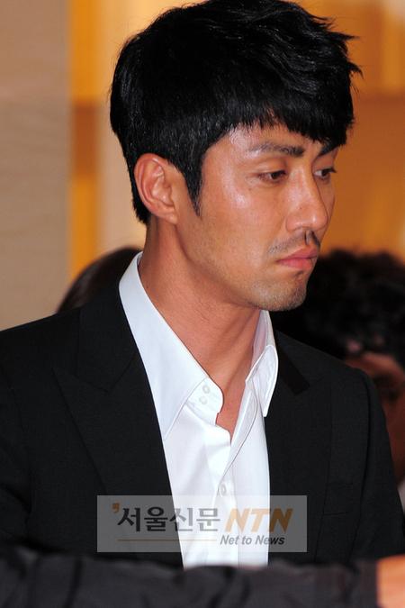 [NOW포토] 담담한 표정으로 조문하는 차승원
