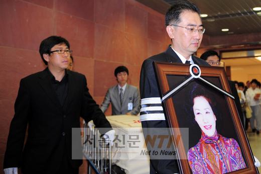 [NOW포토] 빈소 떠나는 故 여운계, 마지막 가는 길