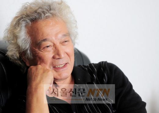 신성일, 쉬지 않는 영화인의 로망 (인터뷰)