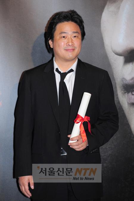 [NOW포토] 박찬욱 감독 ‘상은 내 손 안에’
