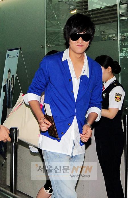 [NOW포토] 이민호, 수줍은 미소로 타이완 출국