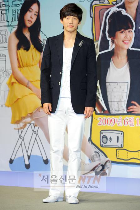 [NOW포토] 윤계상 “여러분 오랜만입니다”