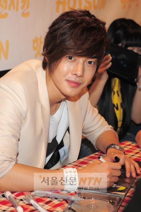 [NOW포토] 김현중, 여전한 ‘꽃남’의 미소