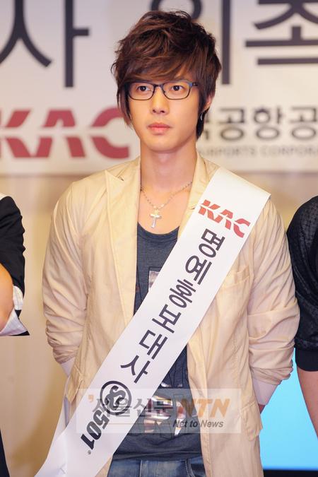 [NOW포토] 김현중, 꽃남 매력 발산~