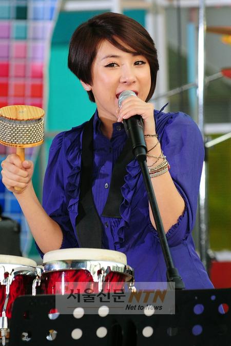 [NOW포토] 오빠밴드 서인영 “신나게 놀아봐요”