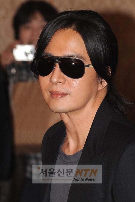[NOW포토] 배용준, ‘짙은 선글라스’ 속 어떤 눈빛?