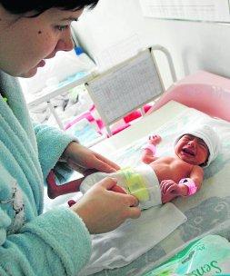 “복도가 분만실?”…英산부인과 입원실 부족