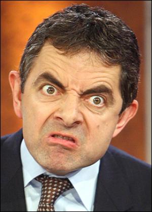 ‘미스터빈’ 로완 앳킨슨, 쓰레기차와 충돌 사고