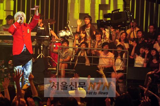 [NOW포토] 지드래곤 “여러분 손 머리 위로!”
