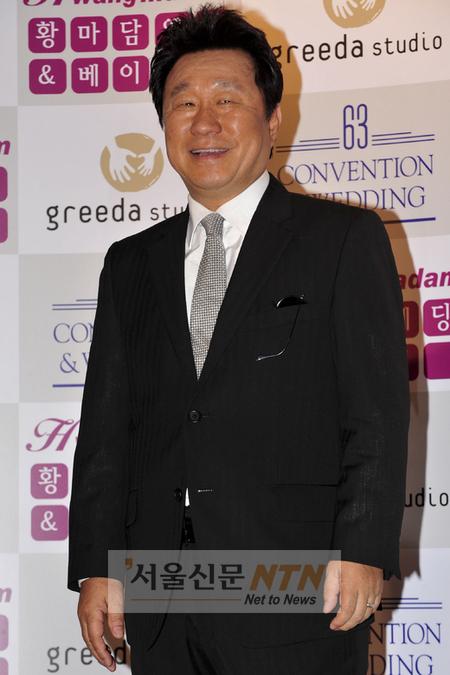 [NOW포토] 후배 정형돈 결혼식에 참석한 임하룡