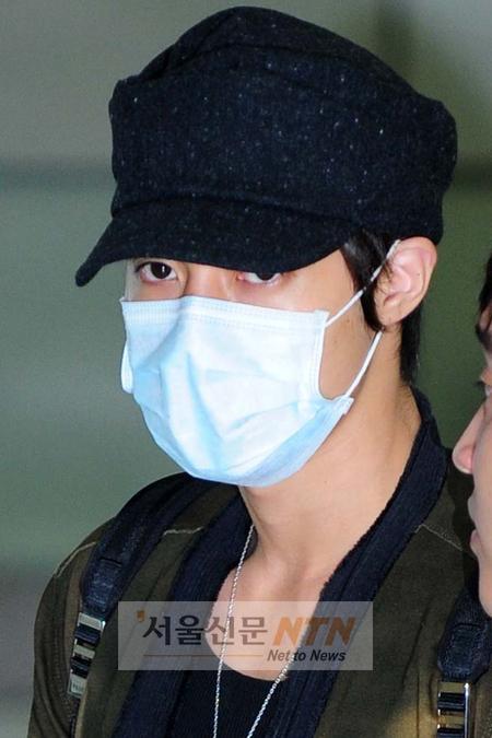 [NOW포토] 신종 플루완치 김현중, ‘마스크 예방 차원’