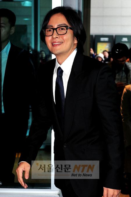 [NOW포토] 입장하는 ‘한류스타’ 배용준