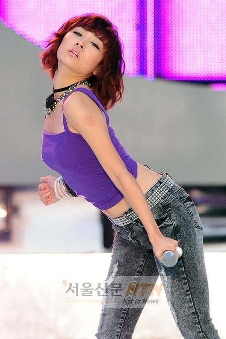 카라 니콜, EBS 일일 영어강사로 나서