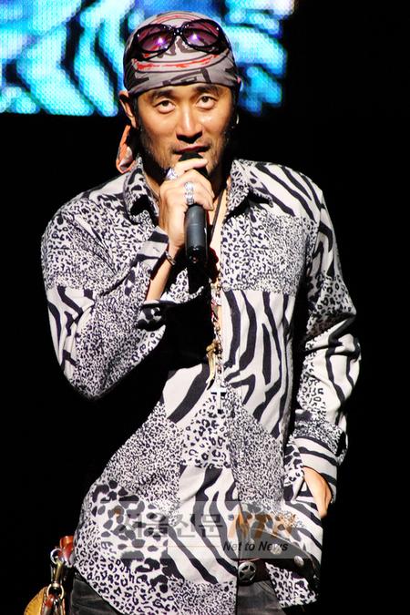 [NOW포토] 최민수, 바이크 몰고 콘서트 찾아