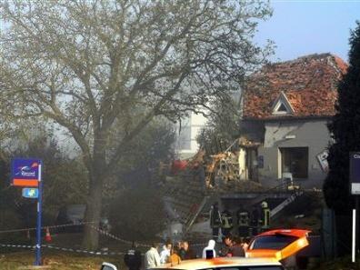 은행금고 폭발시킨 도둑 잔해에 깔려 사망