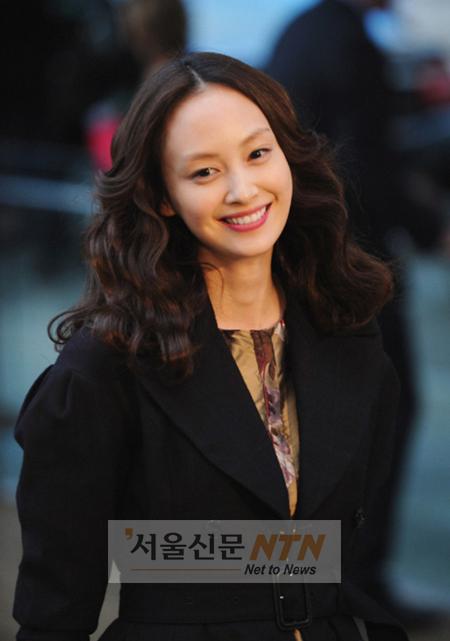이나영, 韓배우 최초 버버리 런던쇼 초청