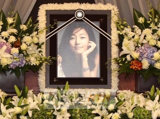 故장진영 대종상 명예여우상 설전… “개막행사 중 수여”