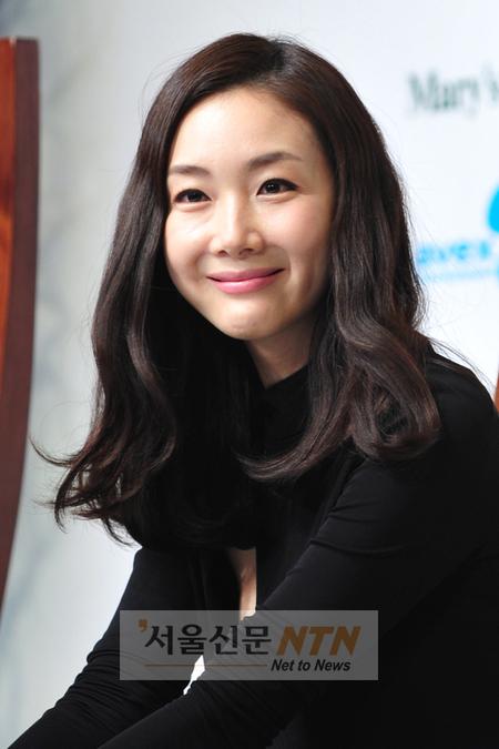[NOW포토] 최지우, 일본 열도를 녹이는 미소