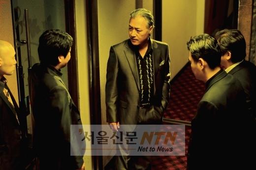‘방송무산’ 이경영, ‘파주’서 카리스마 보스 연기