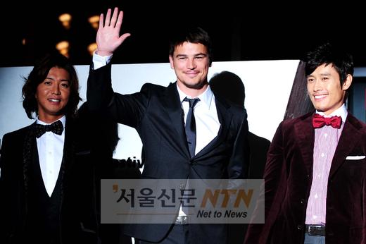 [NOW포토] 키무라 타쿠야·조쉬 하트넷·이병헌 “여러분 반가워요”
