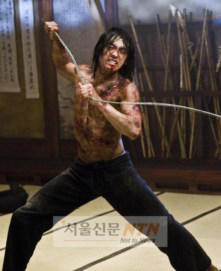 워쇼스키 형제 “비가 완성한 ‘닌자’ 캐릭터”