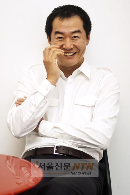 장진 감독 “영화·배우·대통령, 그 기묘한 랑데부” (인터뷰)