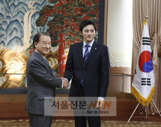 ‘굿모닝 프레지던트’ 2주 연속 1위…200만 ‘눈앞’