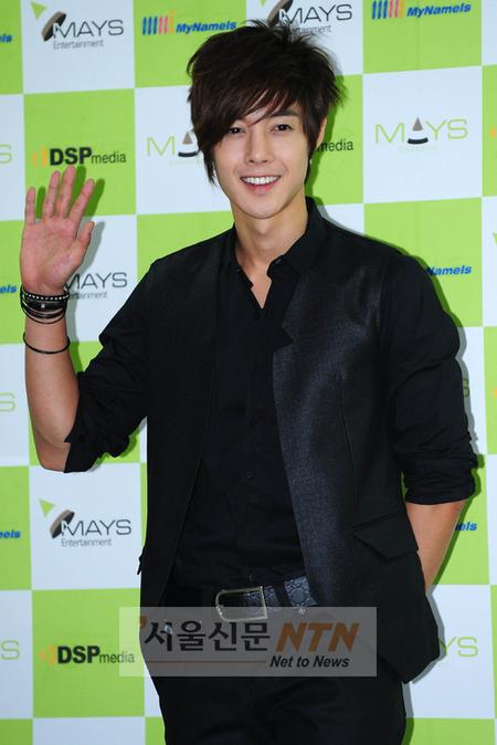 김현중 “이효리-탑 키스에 리모컨 던졌다”