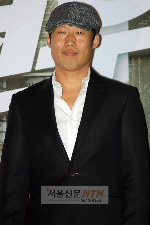 유해진 “김혜수와 연인관계 맞다”