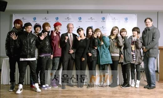 포미닛, 유니버셜과 손잡고 해외 진출