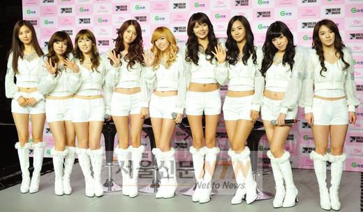 소녀시대 ‘성희롱 논란’ 작가 공식사과