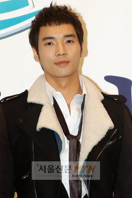 [NOW포토] 강지섭, 매력적인 남성미 물씬