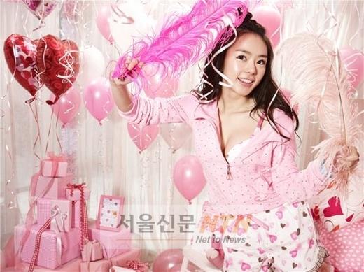 서우, 핑크빛 속옷 화보 ‘눈길’