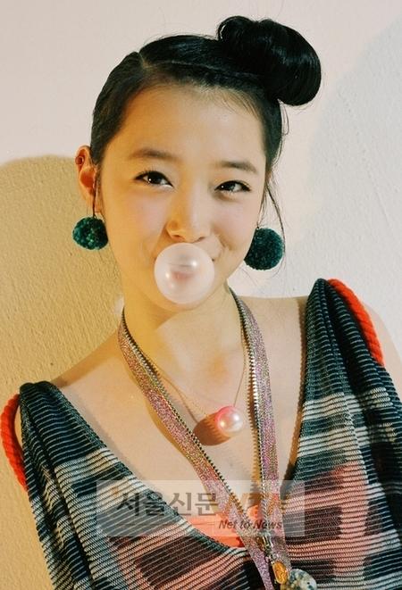 f(x) 설리, 섹시발랄 댄스로 첫 MC신고식