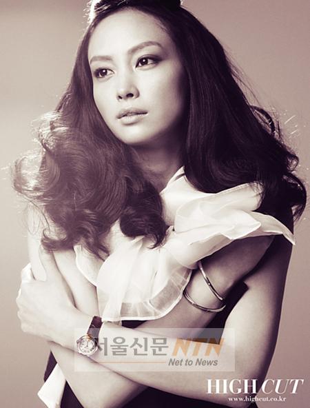이나영, 몽환적 아름다움 ‘여신’ 화보