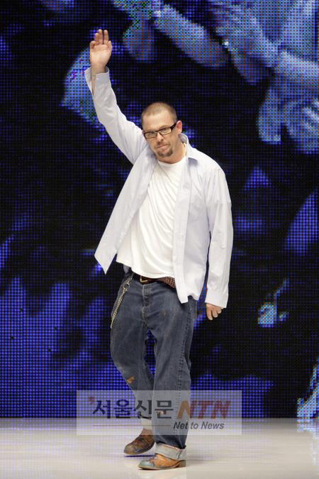 자살한 디자이너 알렉산더 맥퀸는 누구?